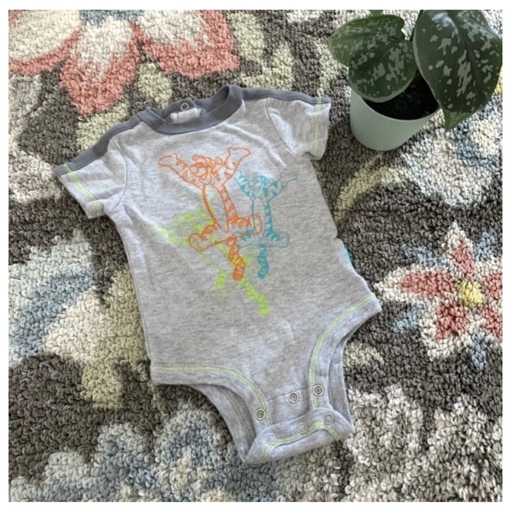 Vintage Disney Tigger Pooh Graphic Gray Onesie Bodysuit Outfit 3-6 Months